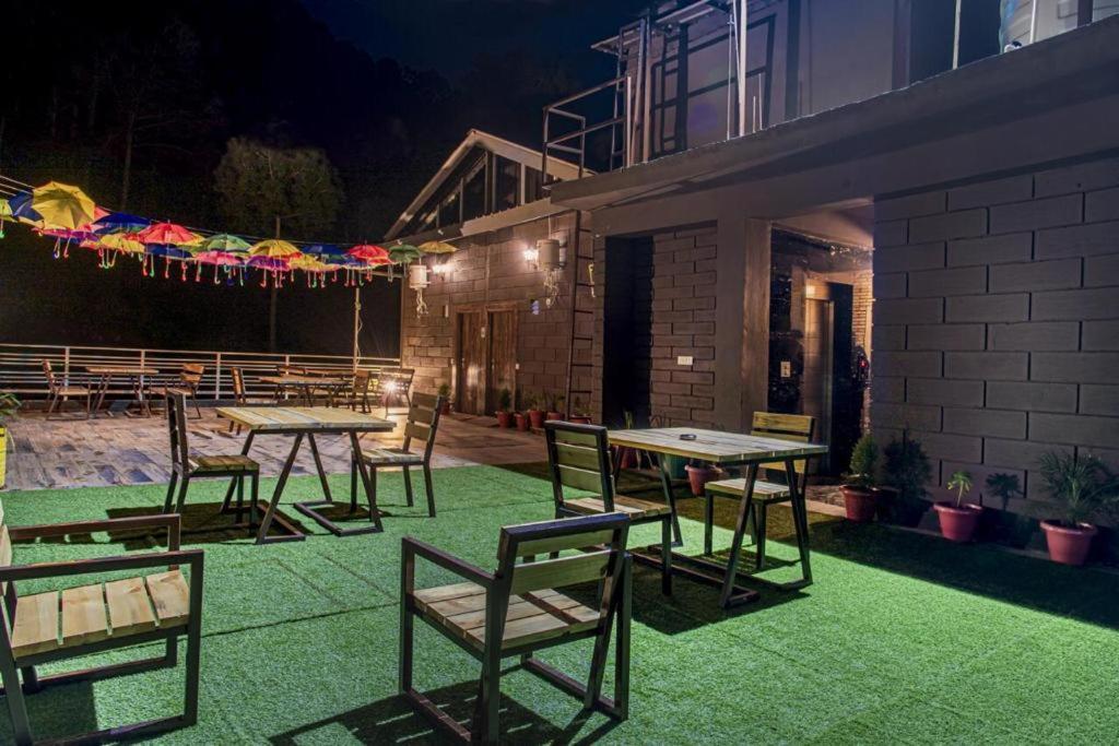 Hillcrest Heights Bed and Breakfast Kasauli Esterno foto