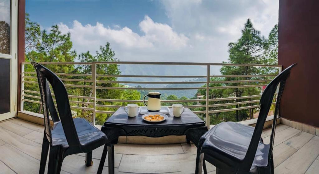 Hillcrest Heights Bed and Breakfast Kasauli Esterno foto