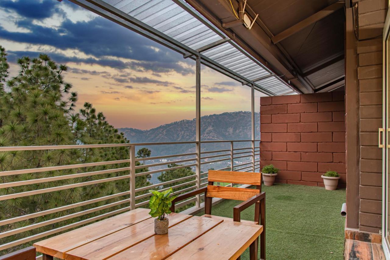 Hillcrest Heights Bed and Breakfast Kasauli Esterno foto