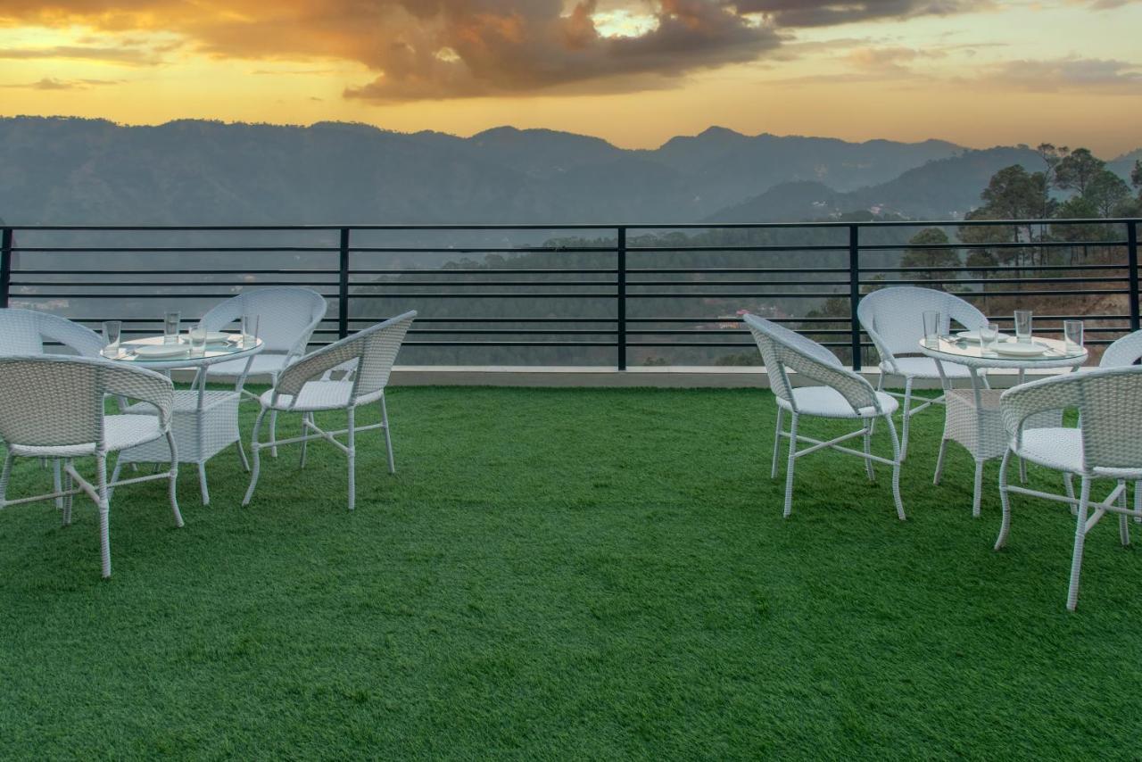 Hillcrest Heights Bed and Breakfast Kasauli Esterno foto