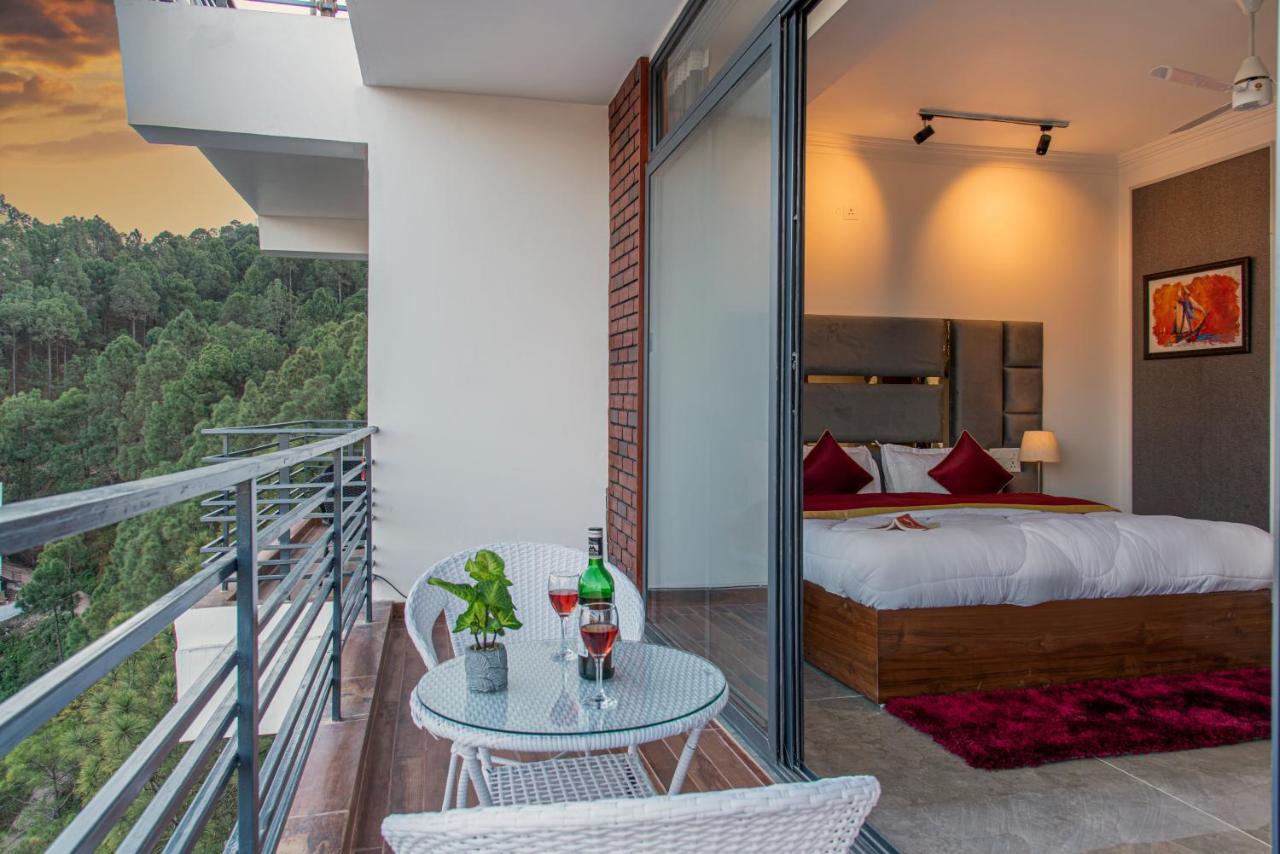 Hillcrest Heights Bed and Breakfast Kasauli Esterno foto