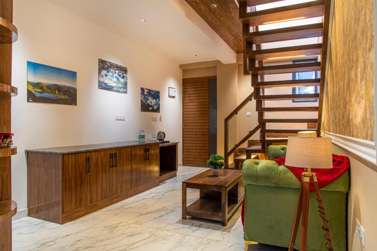 Hillcrest Heights Bed and Breakfast Kasauli Esterno foto
