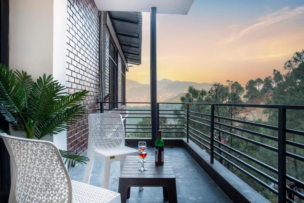 Hillcrest Heights Bed and Breakfast Kasauli Esterno foto